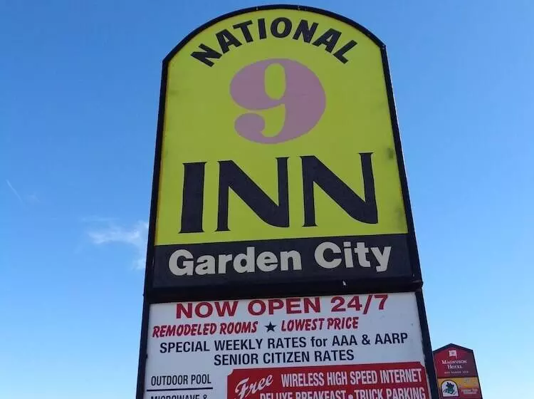 هتل National 9 Inn