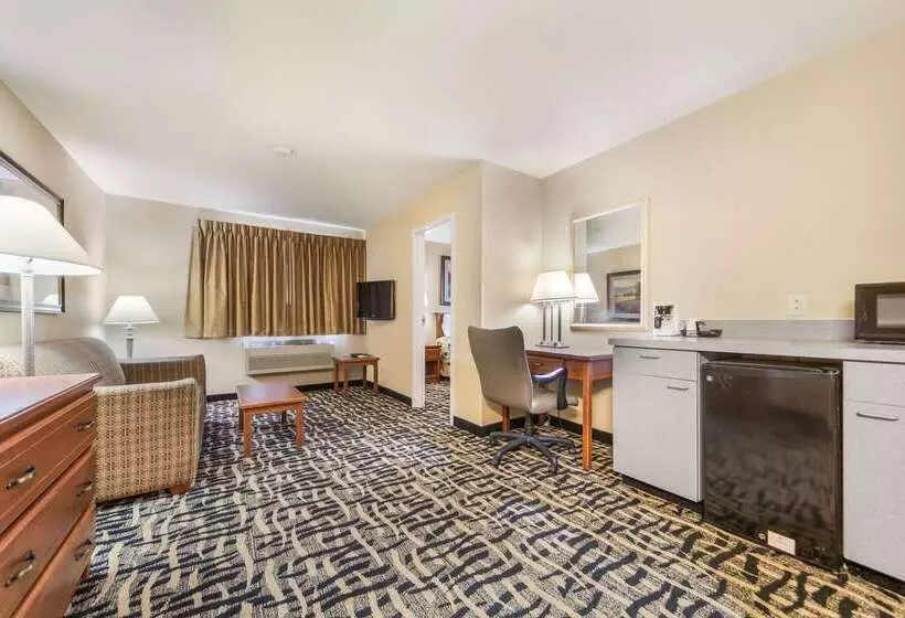 فندق Rodeway Inn