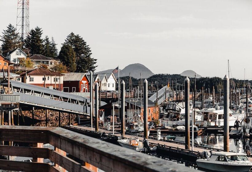 هتل The Ketch Inn