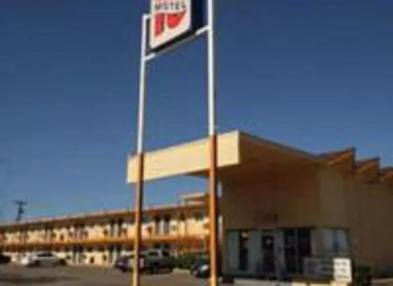 Motel 10