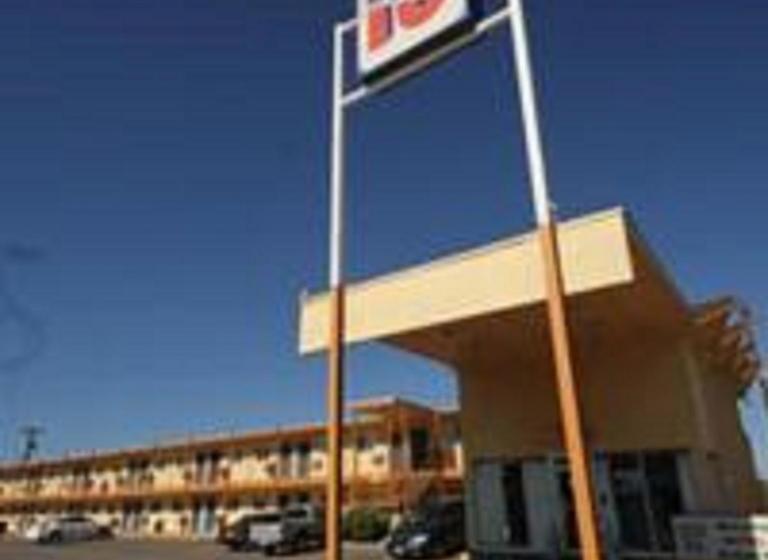Motel 10