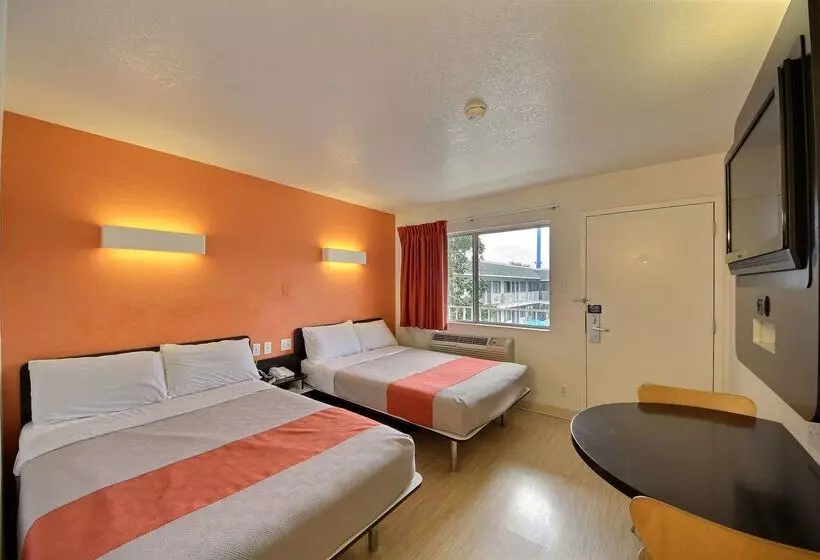 Motel 6 San Marcos, Tx