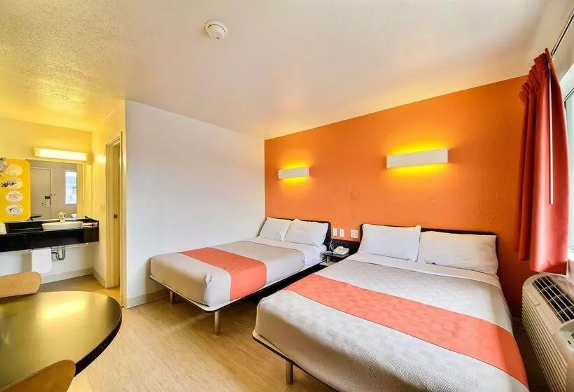 Motel 6 San Marcos, Tx