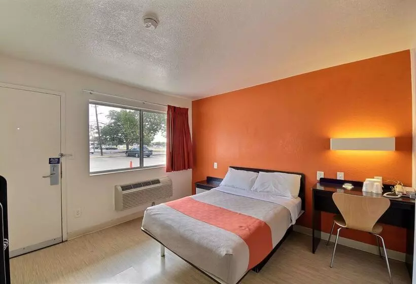 Motel 6 San Marcos, Tx