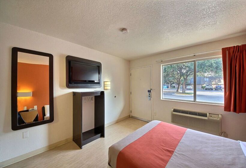 Motel 6 San Marcos, Tx