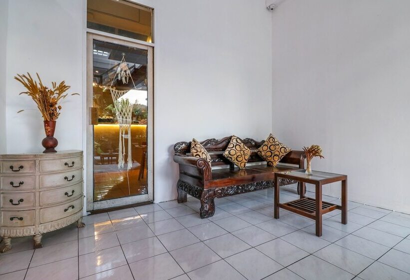 Pulau Bali Hotel By Oyo Rooms