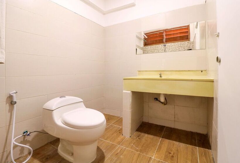 Pulau Bali Hotel By Oyo Rooms