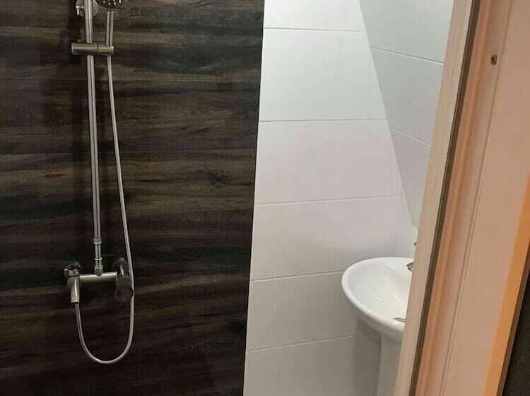 پانسیون Topical House