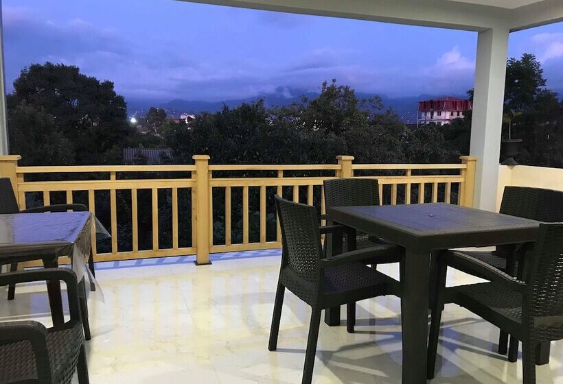 پانسیون Topical House