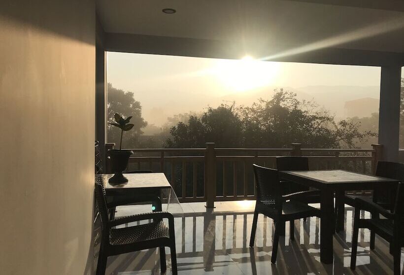 پانسیون Topical House