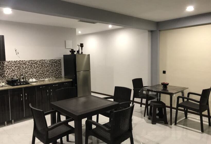 پانسیون Topical House