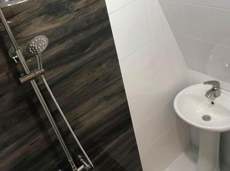 پانسیون Topical House