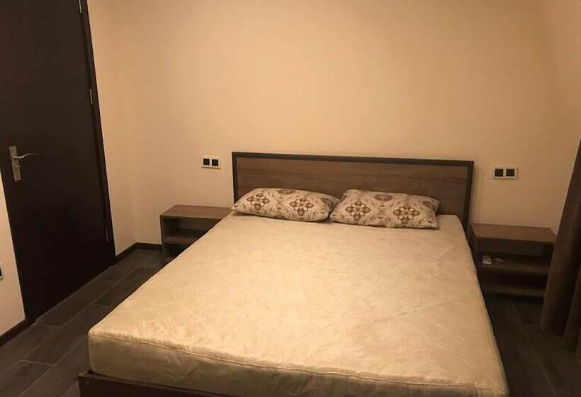 پانسیون Topical House