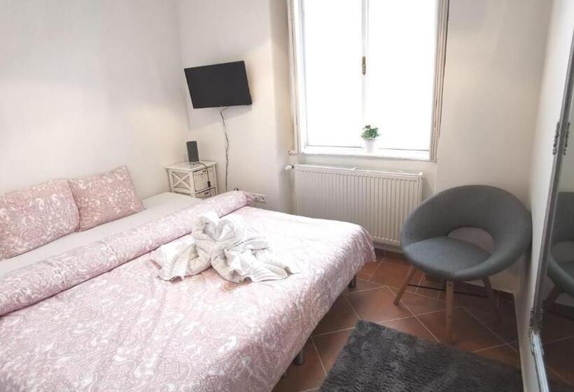 بنسيون Villa Florencia