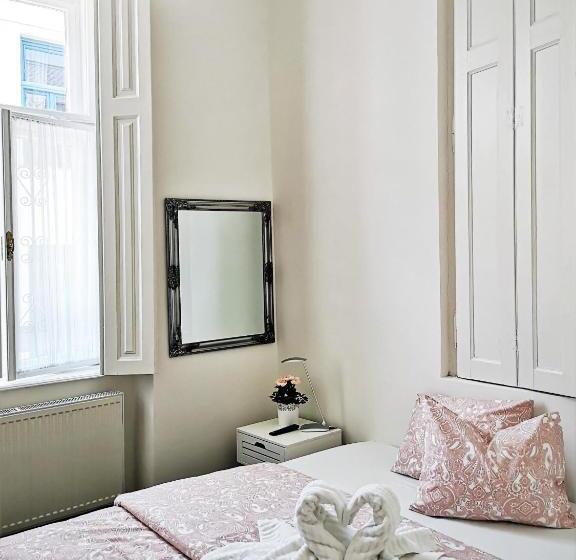 بنسيون Villa Florencia