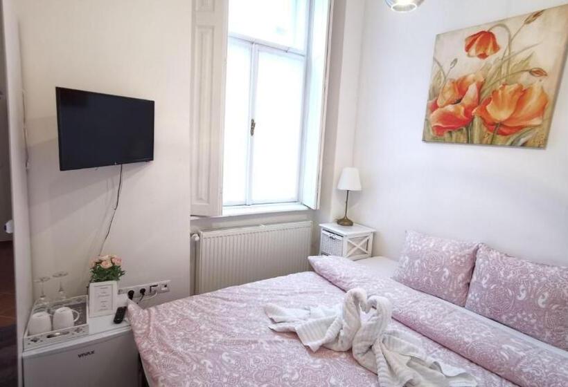 بنسيون Villa Florencia