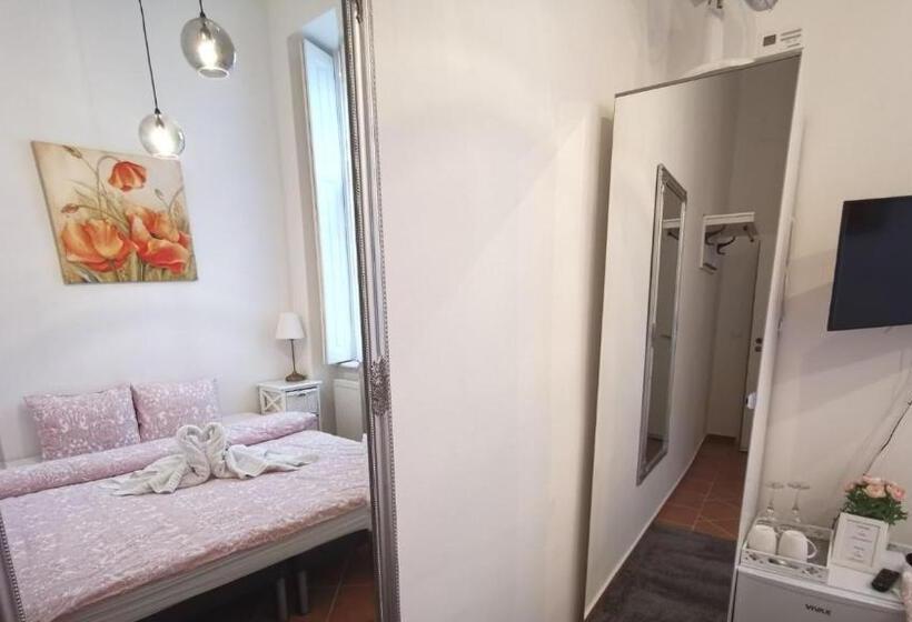 بنسيون Villa Florencia