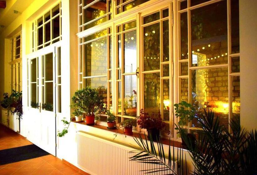 بنسيون Villa Florencia