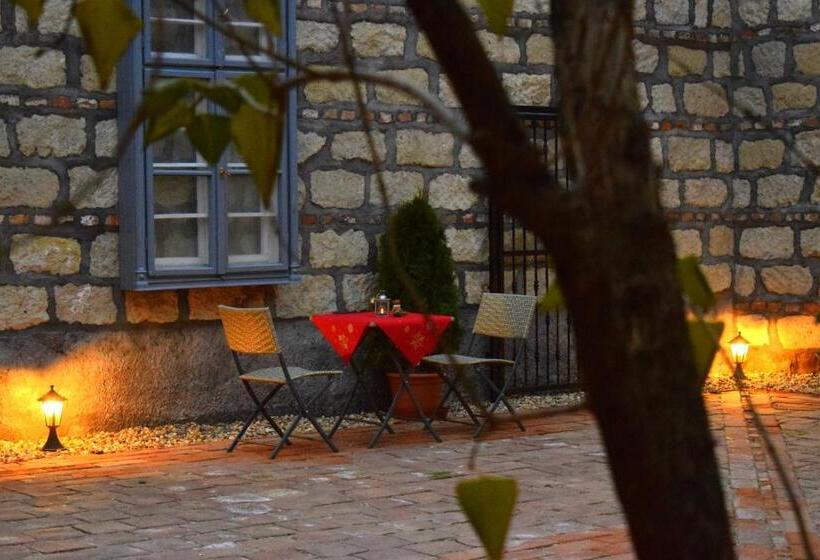 بنسيون Villa Florencia