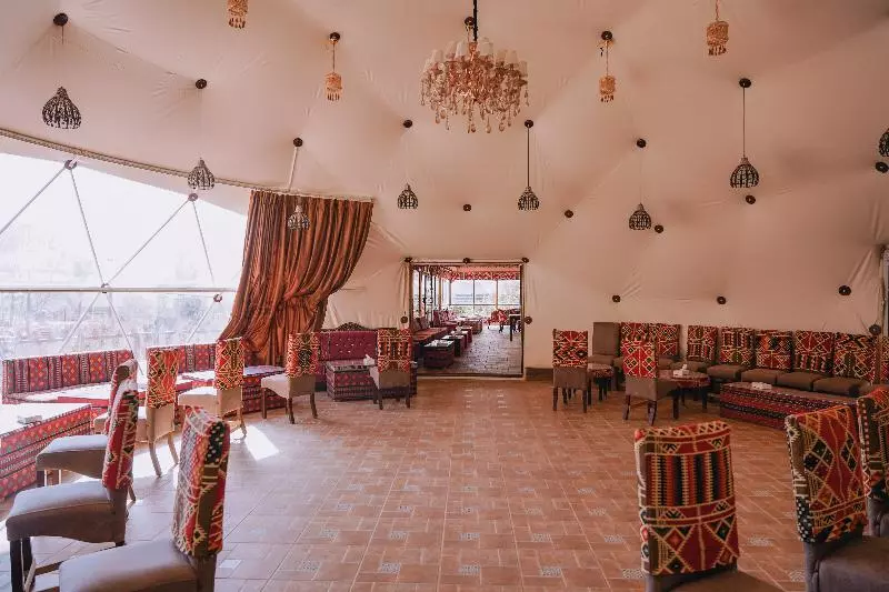 هتل کپسول Hasan Zawaideh Camp