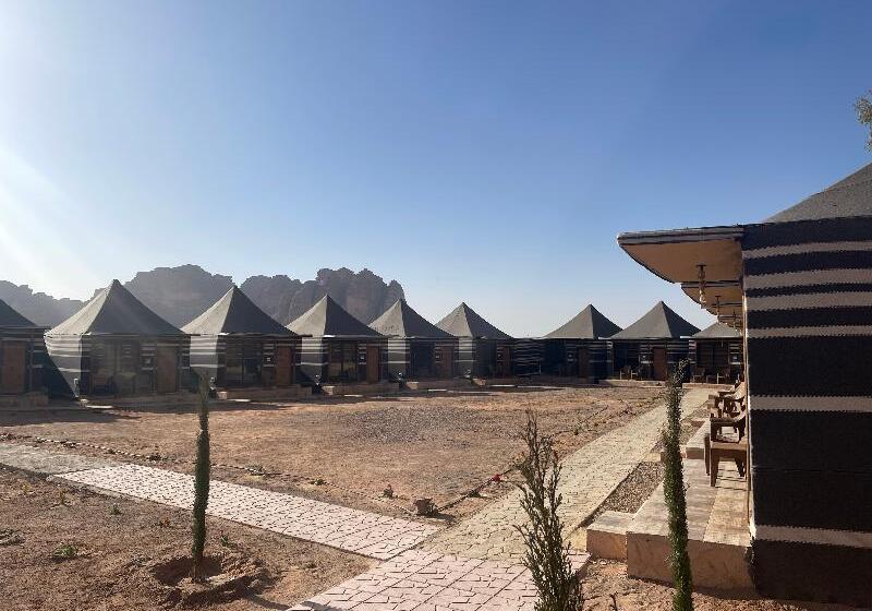 هتل کپسول Hasan Zawaideh Camp