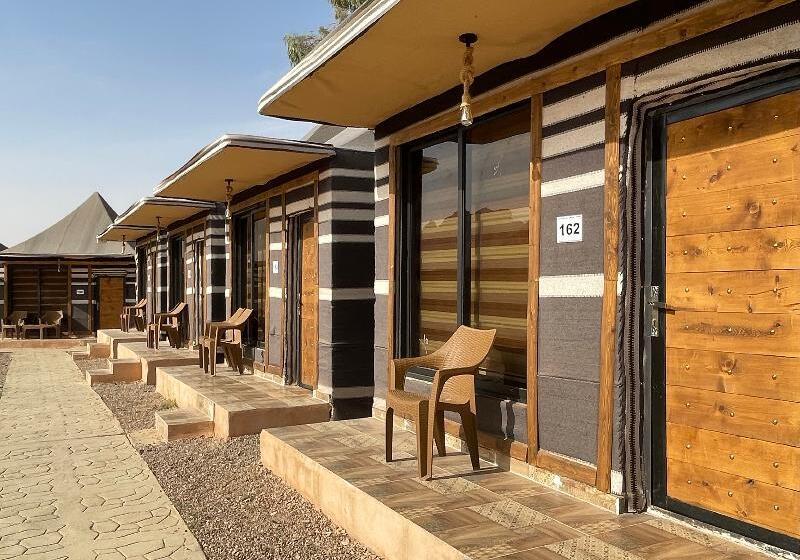 هتل کپسول Hasan Zawaideh Camp