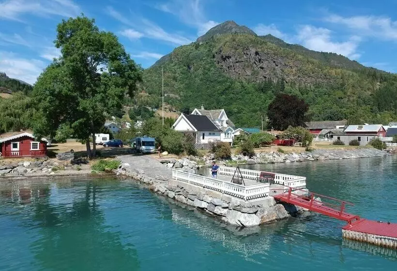 ホテル Dalsøren Camping Og Hytter