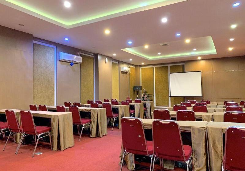 Отель Parma Indah