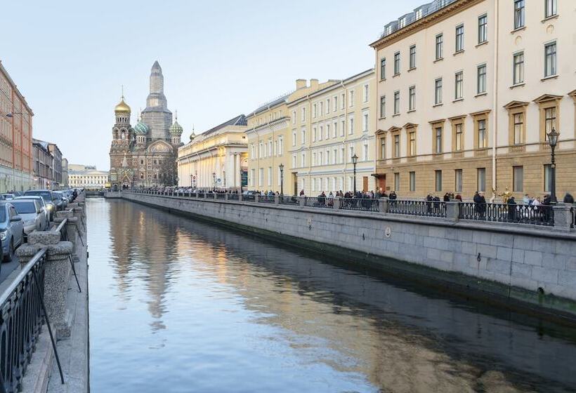 בית מלון כפרי Steps