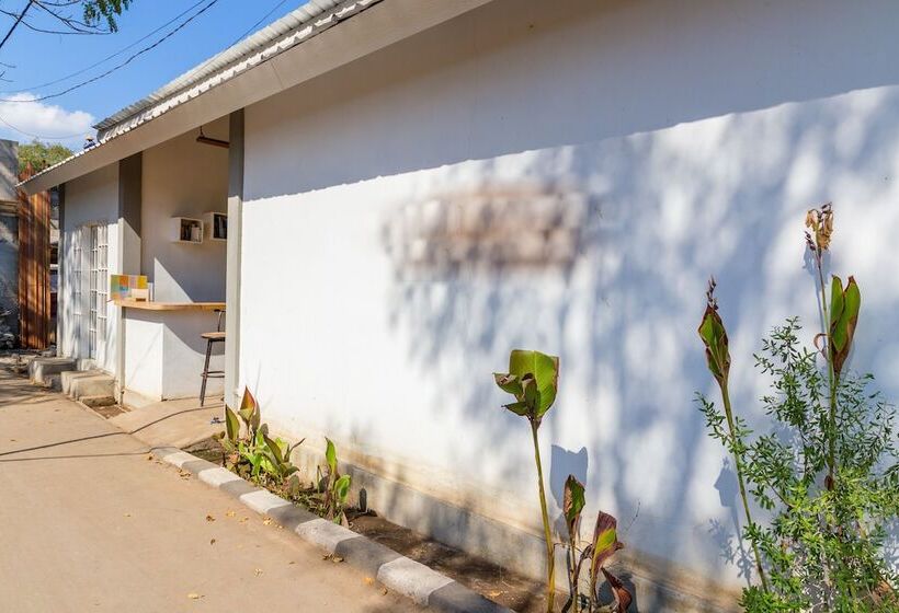 펜션 Casa Blanca Gili Air