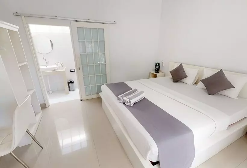 Majatalo Casa Blanca Gili Air