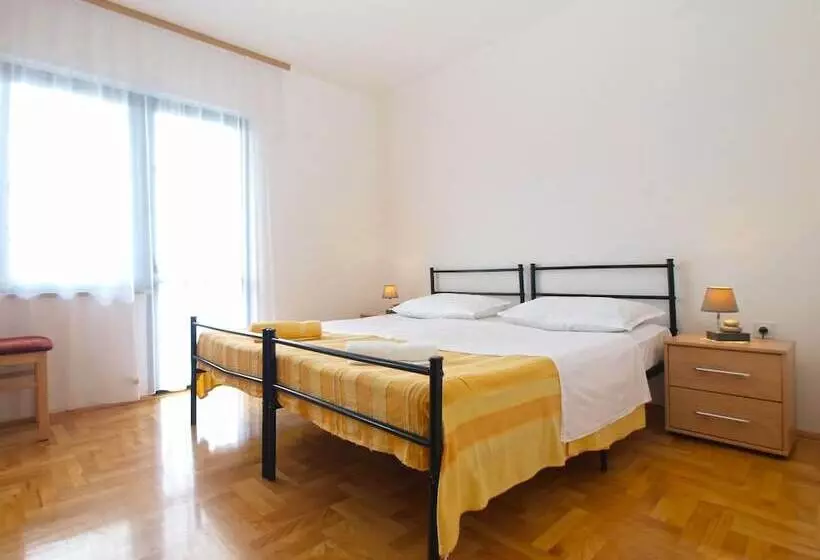 Apartment 1595