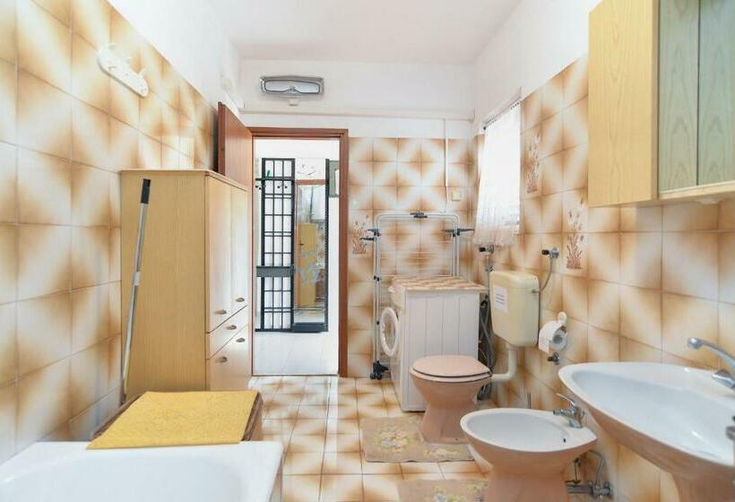 Apartment With Nice Terrace 684