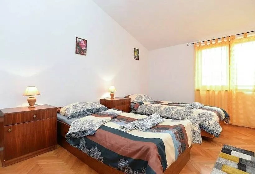 Apartment Klaudija 1629