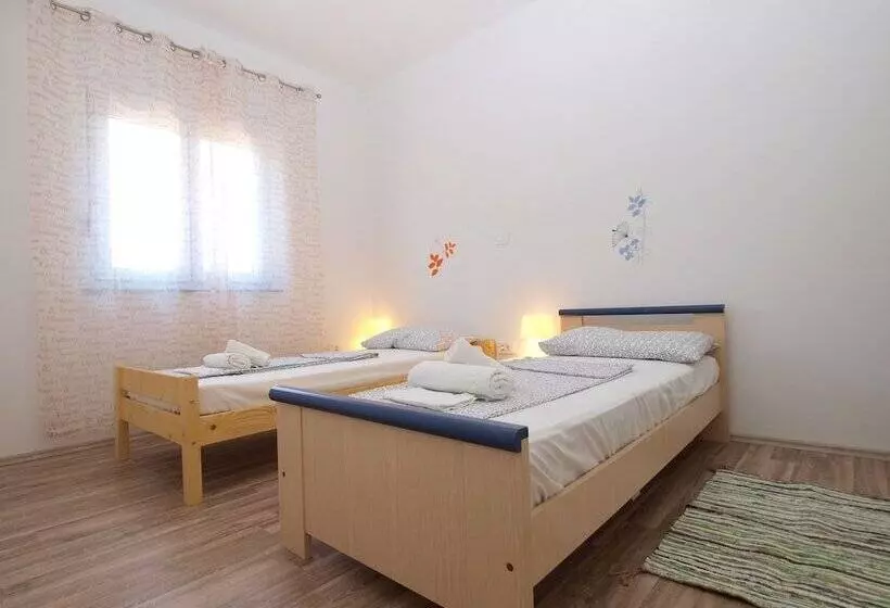 Apartments Suzana 1403