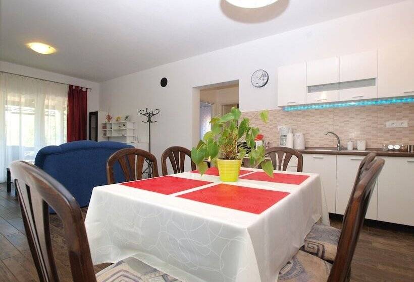 Apartments Suzana 1403