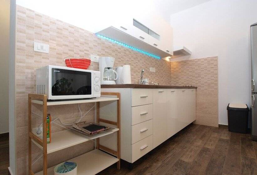 Apartments Suzana 1403