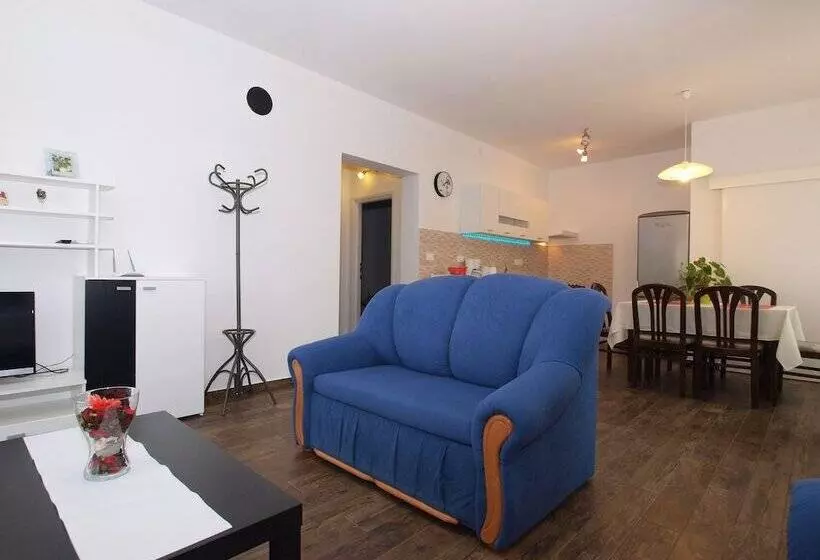 Apartments Suzana 1403