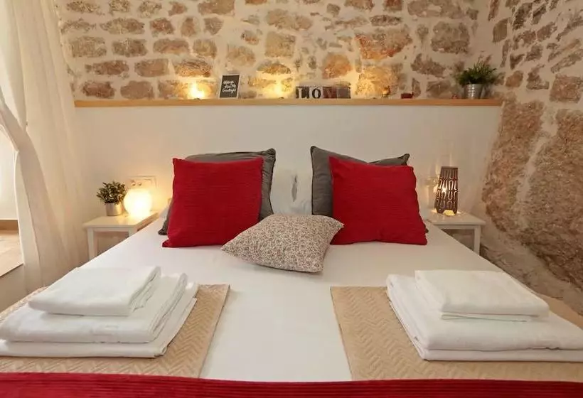 Aurum Apartment