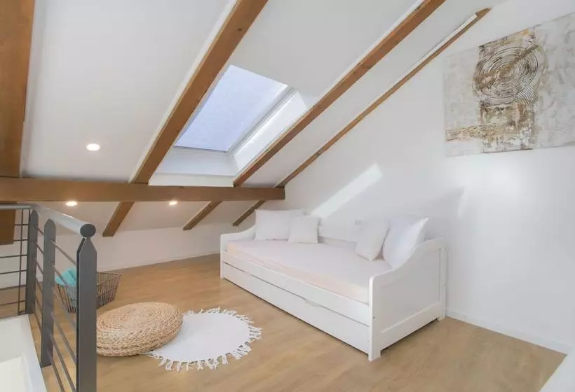 Aurum Apartment