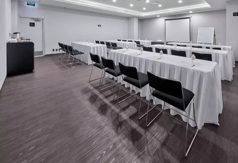 ホテル City Express By Marriott Hermosillo Expo