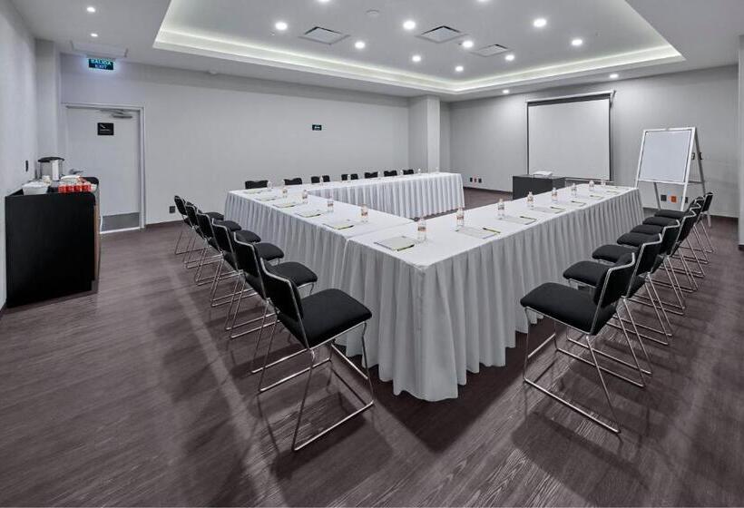 فندق City Express By Marriott Hermosillo Expo