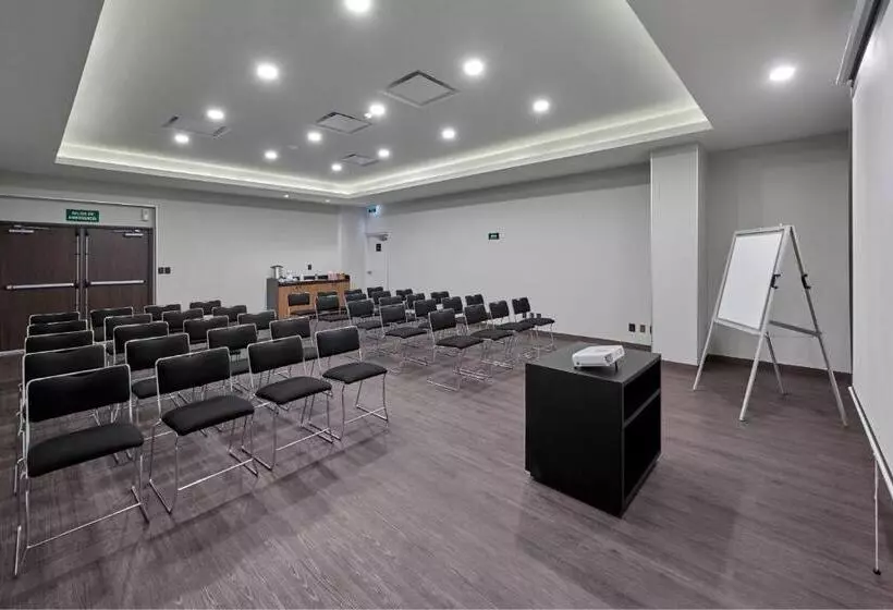 ホテル City Express By Marriott Hermosillo Expo