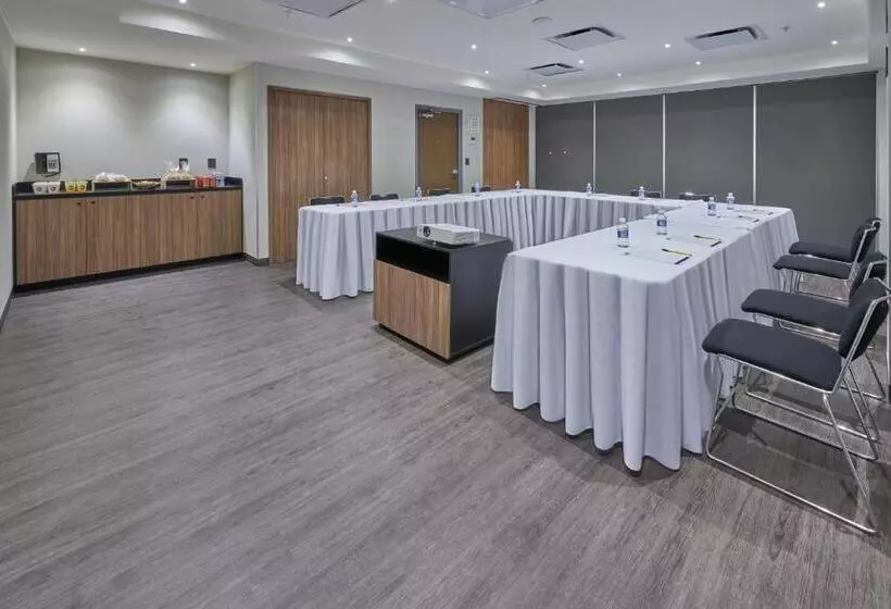 ホテル City Express By Marriott Hermosillo Expo