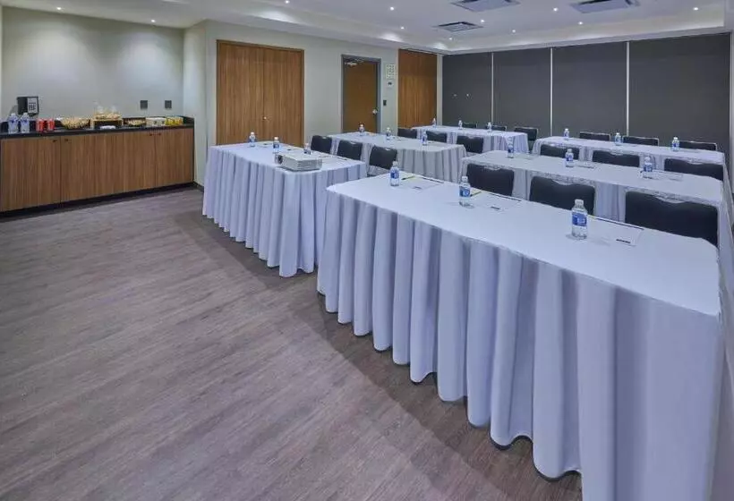 ホテル City Express By Marriott Hermosillo Expo