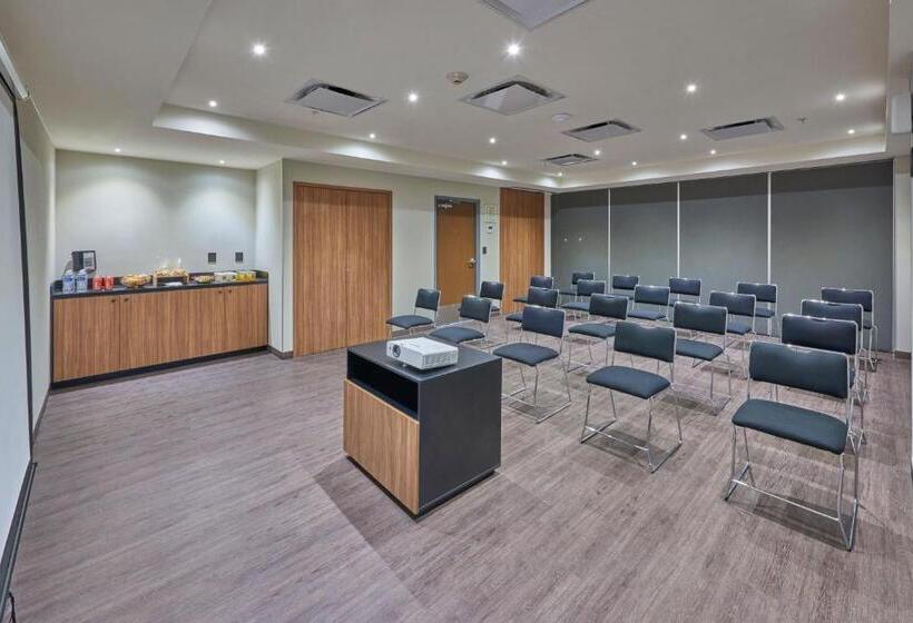 فندق City Express By Marriott Hermosillo Expo