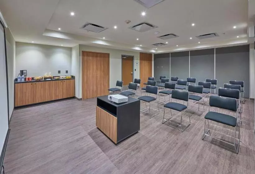 ホテル City Express By Marriott Hermosillo Expo