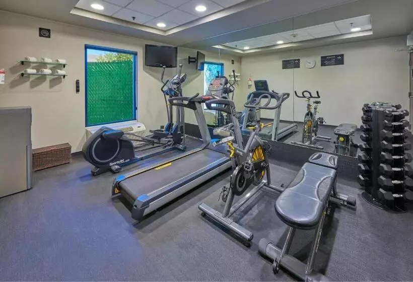 ホテル City Express By Marriott Hermosillo Expo