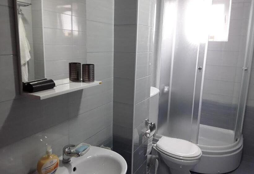 تختخواب و صبحانه Simon S Apartment