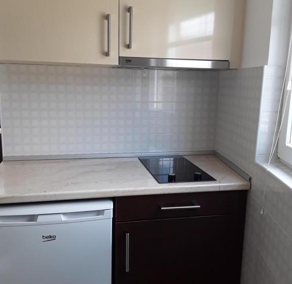 تختخواب و صبحانه Simon S Apartment